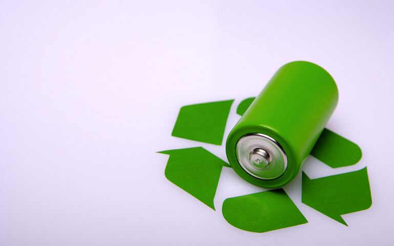 中美科学家研制出新电池材料：9分钟可恢复约80%的电量